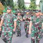 Panglima TNI Jenderal TNI Agus Subiyanto, SE., M.Si., melakukan kunjungan kerja di Makorem 162/WB jalan Lingkar Selatan Kelurahan Pagutan, Kota Mataram, Selasa (21/05/2024).
