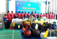 Direktur Ditpolairud Polda NTB, Kombes Pol Andree Ghama Putra menjelaskan selama bulan Januari hingga Mei 2024, Ditpolairud Polda NTB mengamankan 23 orang yang diduga melakukan pengeboman ikan di laut.