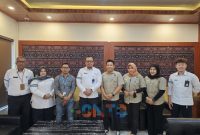 Persatuan Wartawan Indonesia (PWI) Lombok Barat silaturahmi dengan PT ASDP Lembar di ruang rapat kantor Cabang ASDP Lembar pada Selasa (25/6/2024). Foto (PWI Lobar).