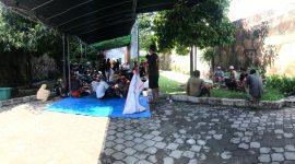 Kegiatan Qurban di Kampung Karang Kelok. Senin (17/06/2024). Foto (Doc. Penulis).