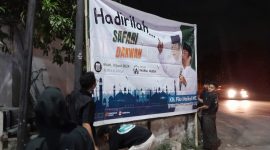 Foto: Baliho Safari Dakwah KH. Fikri Haikal MZ saat dipasang di Perempatan Dasan Cermen. Selasa (25/06/2024). Foto (Panitia Safari Dakwah/Remaja Masjid Nurul Huda).