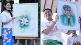 Kolase Nami dan Menteri Pariwisata dan ekonomi kreatif RI, Sandiaga Salahudin Uno saat memegang hasil karya Nami di acara workshop kata kreatif beberapa waktu lalu di Mataram. (Mamiq Sahaya)