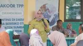 Wakil Bupati Sumbawa, Hj. Dewi Noviany, S.Pd., M.Pd, saat memimpin rapat percepatan penurunan stunting di Kecamatan Lenangguar. (Foto: Bagian Prokopim Setda Sumbawa)