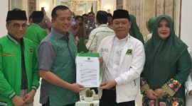 Lalu Muhammad Iqbal dan Indah Dhamayanti Putri, atau dikenal sebagai Iqbal-Dinda, resmi menerima Surat Keputusan (SK) dukungan dari Partai Persatuan Pembangunan (PPP) untuk Pilgub NTB 2024.
