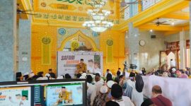 Jamaah yang menghadiri acara Safari Dakwah KH Fikri Haikal Zainuddin Mz di Masjid Nurul Huda Desa Bagik Polak Kecamatan Labuapi Kabupaten Lombok Barat. Minggu 30 Juni 2024. Foto (Piyan).