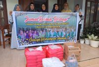 engurus Wilayah Muslimat Al Washliyah Provinsi Nusa Tenggara Barat (NTB) menggelar gerakan Jumat Berkah Berbagi yang tergabung dalam Ikatan Keluarga Muslim Sumatra Utara (IKAMSU) muslimat Alwashliyah NTB. Jumat (05/07/2024).