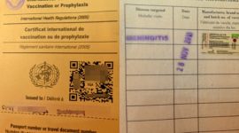 Buku Vaksin Meningitis. Foto (Mamiq Sahaya)