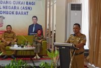 Bappeda) bersama Bea Cukai Mataram menyelenggarakan sosialisasi rokok ilegal dan ketentuan cukai bagi Aparatur Sipil Negara (ASN) Kabupaten Lombok Barat yang berlangsung di Senggigi, Lombok Barat. Selasa (16/07/2024). Foto (Diskominfotik/Rif).