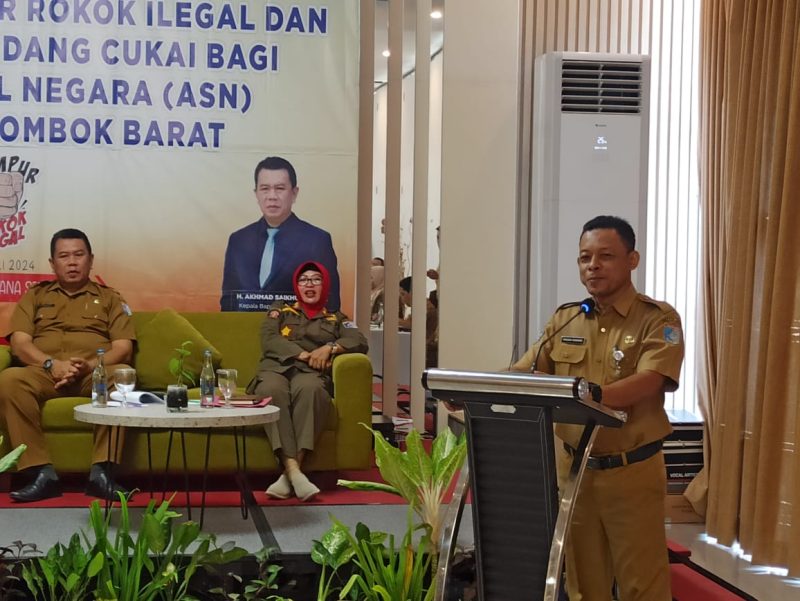 Bappeda) bersama Bea Cukai Mataram menyelenggarakan sosialisasi rokok ilegal dan ketentuan cukai bagi Aparatur Sipil Negara (ASN) Kabupaten Lombok Barat yang berlangsung di Senggigi, Lombok Barat. Selasa (16/07/2024). Foto (Diskominfotik/Rif).