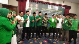Calon Walikota Mataram, Lalu Aria Dharma dan Weis Qurnain (AQUR) bersama tim partai persatuan pembangunan (PPP). Foto (DSHD)