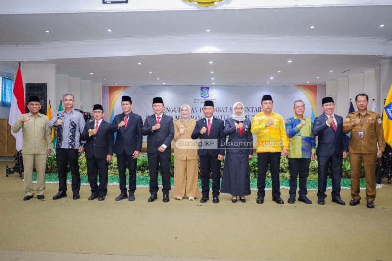Kelima pejabat yang dilantik oleh Penjabat (Pj) Gubernur NTB Hassanudin pada Selasa (24/09/24) di Graha Bhakti Praja, Mataram. Foto (Bidang IKP Diskominfo Mataram).