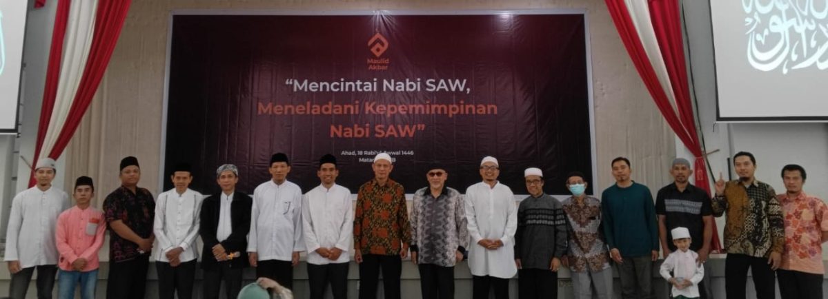 Bersama Para Tokoh Agama, Tokoh Masyarakat, Cendekiawan Muslim, Para Aktivis, dan Tamu Undangan dalam Acara Peringatan Maulid Akbar, Ahad, 18 R. Awal 1446H. Photo (Istimewa).