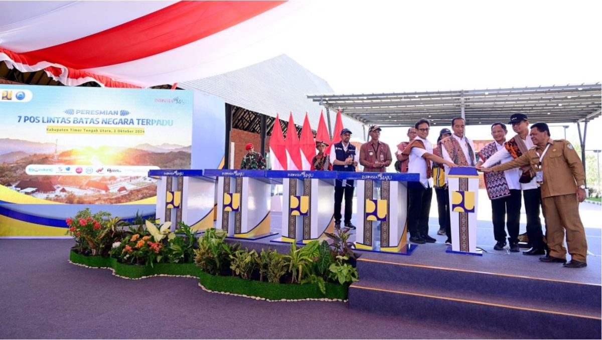 Presiden Joko Widodo meresmikan beberapa Pos Lintas Batas Negara (PLBN) Terpadu di sejumlah wilayah di Indonesia, yang dipusatkan di PLBN Terpadu Napan, Kabupaten Timor Tengah Utara (TTU), Provinsi Nusa Tenggara Timur (NTT), pada Rabu, 2 Oktober 2024. Foto: BPMI Setpres/Muchlis Jr