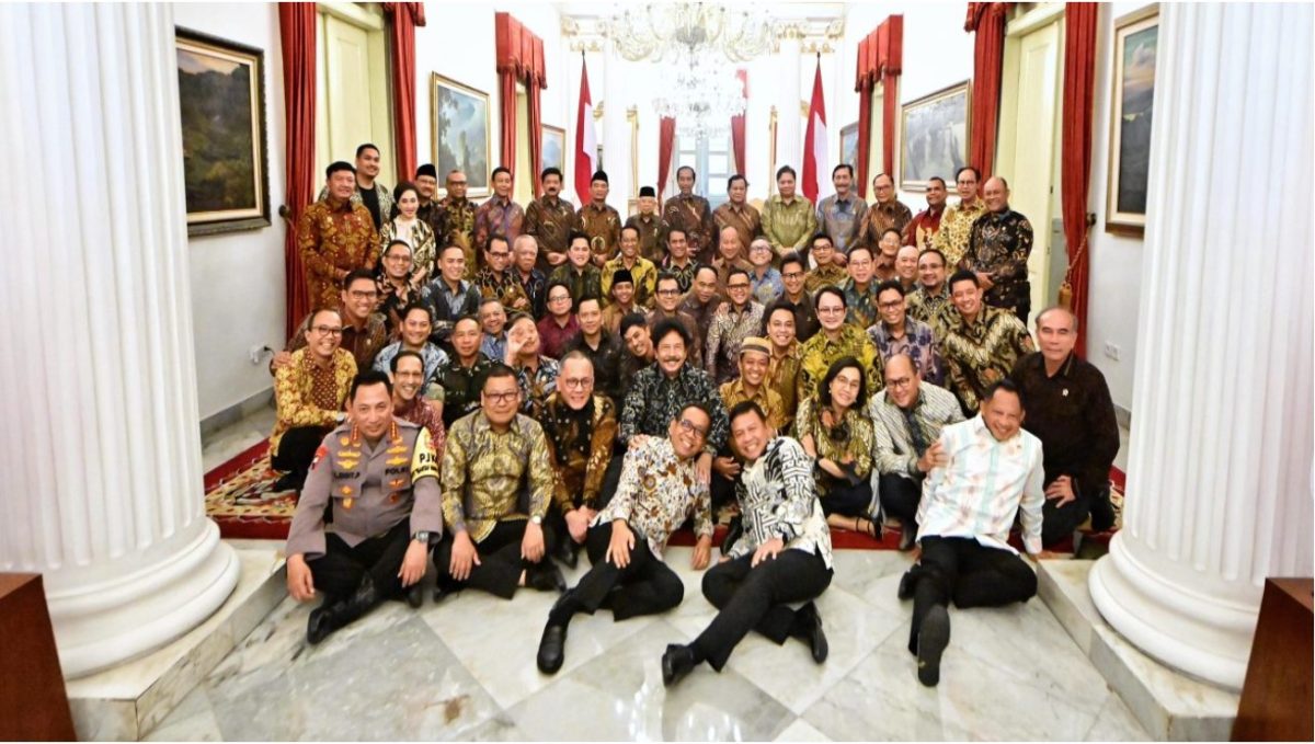 Presiden Joko Widodo menggelar jamuan santap siang bersama seluruh jajaran kabinet Indonesia Maju di Istana Negara, Jakarta, Jumat, 18 Oktober 2024. Foto: BPMI Setpres/Vico