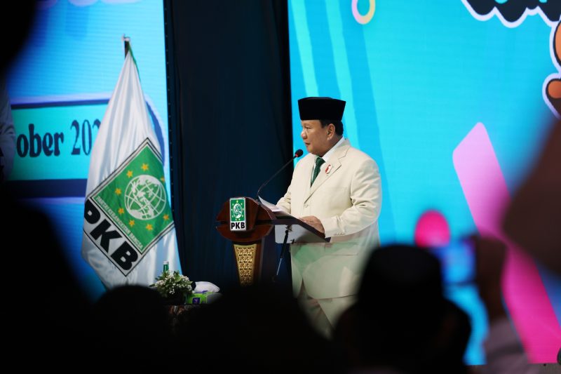 Prabowo Subianto mengingatkan partai-partai Koalisi Indonesia Maju agar menteri tidak memanfaatkan APBN/APBD untuk keuntungan pribadi, dalam era digital yang semakin transparan. Foto: (istimewa)