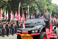 Presiden Joko Widodo (Jokowi) dan presiden terpilih Prabowo Subianto tampil kompak di Apel Pengamanan Pelantikan Presiden dan Wakil Presiden di Markas Komando Korps Brigade Mobil (Mako Brimob), Kelapa Dua, Depok, Senin (14/10/2024).