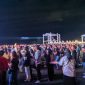 Penonton yang memadati arena Konser Memoria Lombok di hari kedua, di Eks Bandara Selaparang. Rabu (18/12/2024). Foto (SAHAYA)