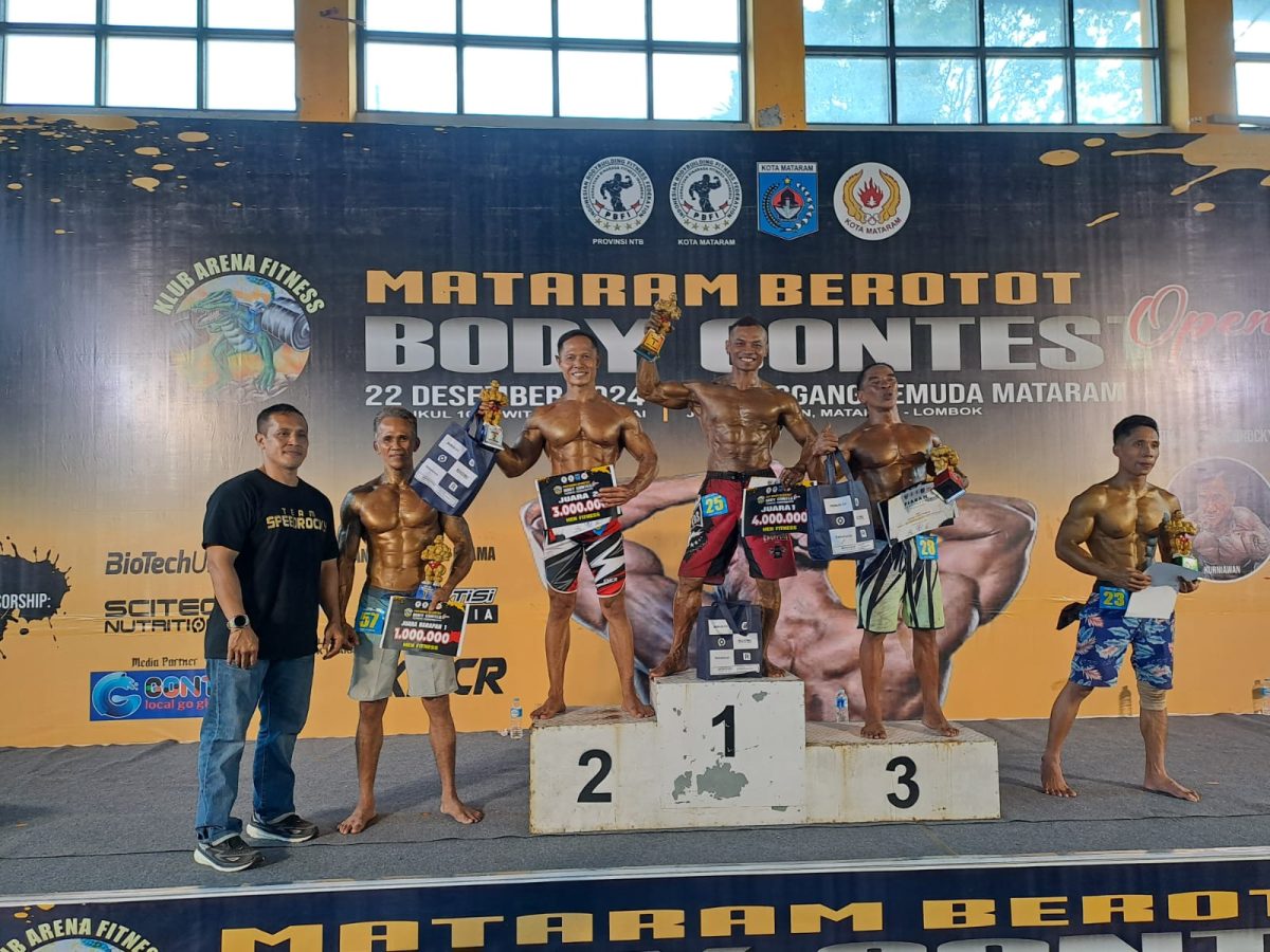 Para pemenang Body Contest ‘Mataram Berotot 2024’ yang digelar oleh Perkumpulan Binaraga Fitness Indonesia (PBFI) Kota Mataram yang berlangsung di Gelanggang Pemuda Kota Mataram, Minggu (22/12/2024). Foto (BUDI)