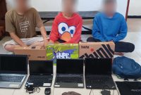 Terduga Pelaku Pencurian dan dua rekan penadahnya. Foto (Humas Polresta Mataram).