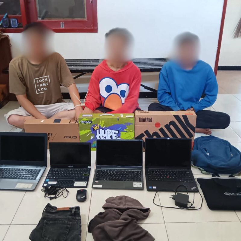 Terduga Pelaku Pencurian dan dua rekan penadahnya. Foto (Humas Polresta Mataram).