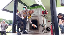 Kabid Humas Polda NTB, Kombes Pol.Mohammad Kholid saat pemusnahan Narkoba, Jumat 27 Desember 2024. Foto (DSHD)