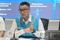 Direktur Utama PLN Darmawan Prasodjo menegaskan, sebagai bagian dari BUMN sektor energi, pihaknya siap menjalankan arahan Pemerintah untuk memberikan kenyamanan kepada masyarakat selama perayaan Nataru. PLN telah melakukan persiapan preventif dengan memastikan seluruh sistem kelistrikan dalam kondisi andal sejak jauh-jauh hari. Foto (PLN)
