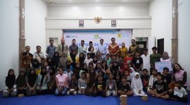 PLN UP3 Bima menggelar doa bersama sekaligus menyalurkan santunan kepada 50 anak yatim dan fakir miskin melalui Yayasan Baitul Mal (YBM) yang berlangsung di Aula Sangiang, Bima. Senin (09/12/2024). Foto : (Humas PLN NTB)