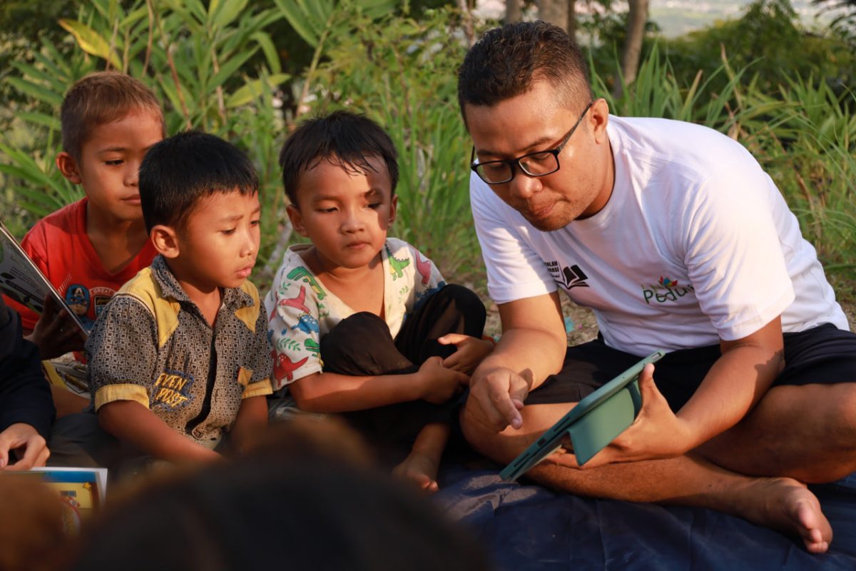 PLN Peduli terus berinovasi dalam mendukung pengembangan literasi digital dan edukasi masyarakat. Foto (Humas PLN NTB).