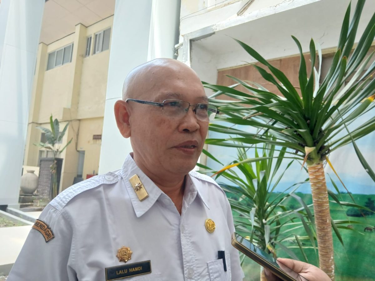 Kepala Biro Pemerintahan Setda  Provinsi NTB, Lalu Hamdi. Foto (Dedi Suhadi)