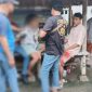Terduga pelaku S (21), warga Lombok Barat, saat diamankan Tim Resmob Polresta Mataram, Kamis (30/01/2025). Foto (Humas Polresta Mataram).