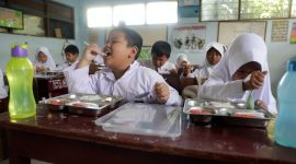 Presiden Prabowo memenuhi janjinya untuk menjalankan program makan bergizi gratis kepada penerima program mulai hari ini,Senin  6 September 2025. Foto (Doc.Ist)