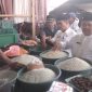 Bupati Lombok Barat H. Lalu Ahmad Zaini (LAZ) dan Wakil Bupati Hj. Nurul Adha Sidak Harga Kebutuhan pokok di pasar Gerung Lombok Barat, Jumat, 7 Maret 2025. Foto (Doc.Istimewa).