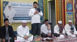Bupati Lombok Barat H. Lalu Ahmad Zaini (LAZ) saat Safari Ramadhan di Masjid Nurul Falah, Dusun Selampang. Senin (17/03/2025).  Ftoo (Doc.Ist)