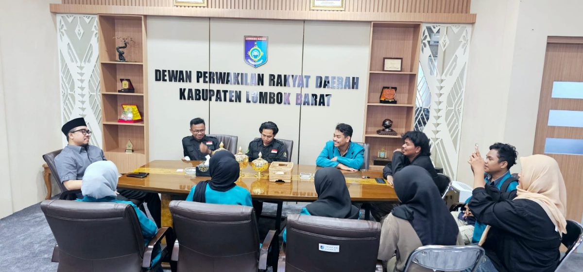 Senat Mahasiswa (SEMA) UIN Mataram mengadakan pertemuan dengan Ketua DPRD Lombok Barat pada Senin, 10 Maret 2025. Foto (SEMA)