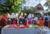 Suasana Antusiasme Para anak yatim belajar membuat Kebab Turki bersama Executive Chef Hotel Merumatta Senggigi, Senin (10/03/2025). Foto (SAHAYA)