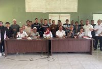 Suasana dan foto bersama  rapat koordinasi Musyawarah olahraga kabupaten ( Musorkab) KONI Lombok Barat. Foto (Doc.Ist)