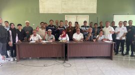 Suasana dan foto bersama  rapat koordinasi Musyawarah olahraga kabupaten ( Musorkab) KONI Lombok Barat. Foto (Doc.Ist)