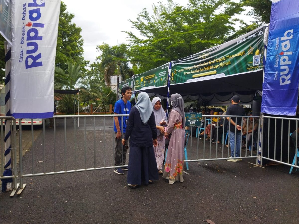 Terlihat tempat antrian penukar uang baru yang diadakan Bank Indonesia Kantor Perwakilan NTB. Foto (Dedi Suhadi/gontb).