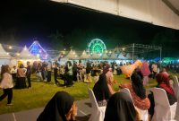 Warga menikmati Gelegar Pesona Khazanah Ramadhan di Mataram. Foto (Dedi Suhadi/GONTB).
