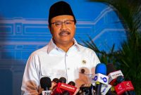 Menteri Sosial (Mensos) Saifullah Yusuf menyampaikan keterangannya di Kompleks Istana Kepresidenan Jakarta, pada Selasa, 4 Maret 2025. Foto: BPMI Setpres