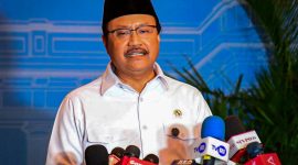 Menteri Sosial (Mensos) Saifullah Yusuf menyampaikan keterangannya di Kompleks Istana Kepresidenan Jakarta, pada Selasa, 4 Maret 2025. Foto: BPMI Setpres