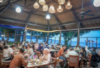 HARI PERTAMA PUASA: Kemeriahan giat berbuka puasa di Merumatta Hotel Senggigi, Lombok,. Sabtu (01/03/2025). Foto (Doc.Ist).