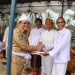 Bupati Lombok Barat H. Lalu Ahmad Zaini (LAZ) menghadiri upacara melasti Tingkat provinsi NTB di Pantai Cemara Kecamatan Batulayar. Senin, 24 Maret 2025. Foto (Doc.Ist).