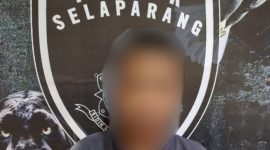 Seorang Pria yang mengaku bernama Grandong, umur 22 Tahun, asal Kecamatan Suela, Kabupaten Lombok Timur terpaksa diamankan Tim Opsnal Unit Reskrim Polsek Selaparang atas dugaan percobaan tindak pidana pencurian, Minggu (27/04/2025). Foto (Humas Polresta Mataram).
