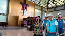 GM PLN NTB, Sudjarwo saat mengunjungi Gereja St. Maria Immaculata Catholic Church dan Gereja Jemaat Immanuel Mataram. Kamis (17/04/2025). Foto (Doc.PLN NTB).