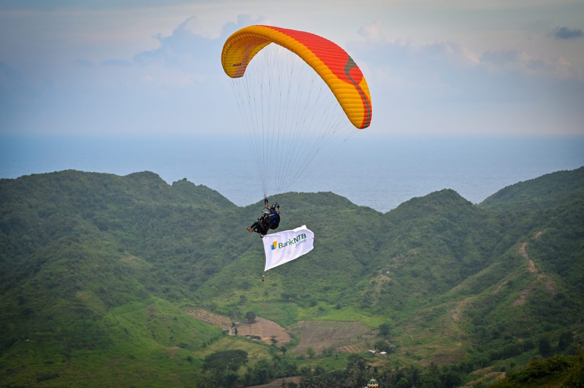 Paragliding Accuracy World Cup (PGAWC) Seri Ketiga tahun 2025 yang digelar di Sky Lancing, Lombok Tengah. Foto Biro Adpim Setda Provinsi NTB