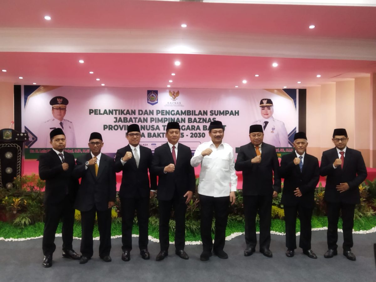 Foto bersama Pengurus Baznas NTB masa bakti 2025-2030 di Graha Bakti Kantor Gubernur NTB, Selasa 3 Juni 2025. Foto (dedi Suhadi/gontb).