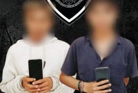 Terduga pelaku pencurian HP inisial T (29) dan R (21). Foto (Humas Polresta Mataram).