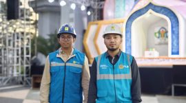 Manager PLN ULP Praya, Rezha Muhabid (kanan) saat meninjau langsung gelaran Musabaqah Tilawatil Qur’an (MTQ) Ke-31 Tingkat Kabupaten Lombok Tengah yang digelar di Masjid Agung Praya. Foto (PLN NTB)