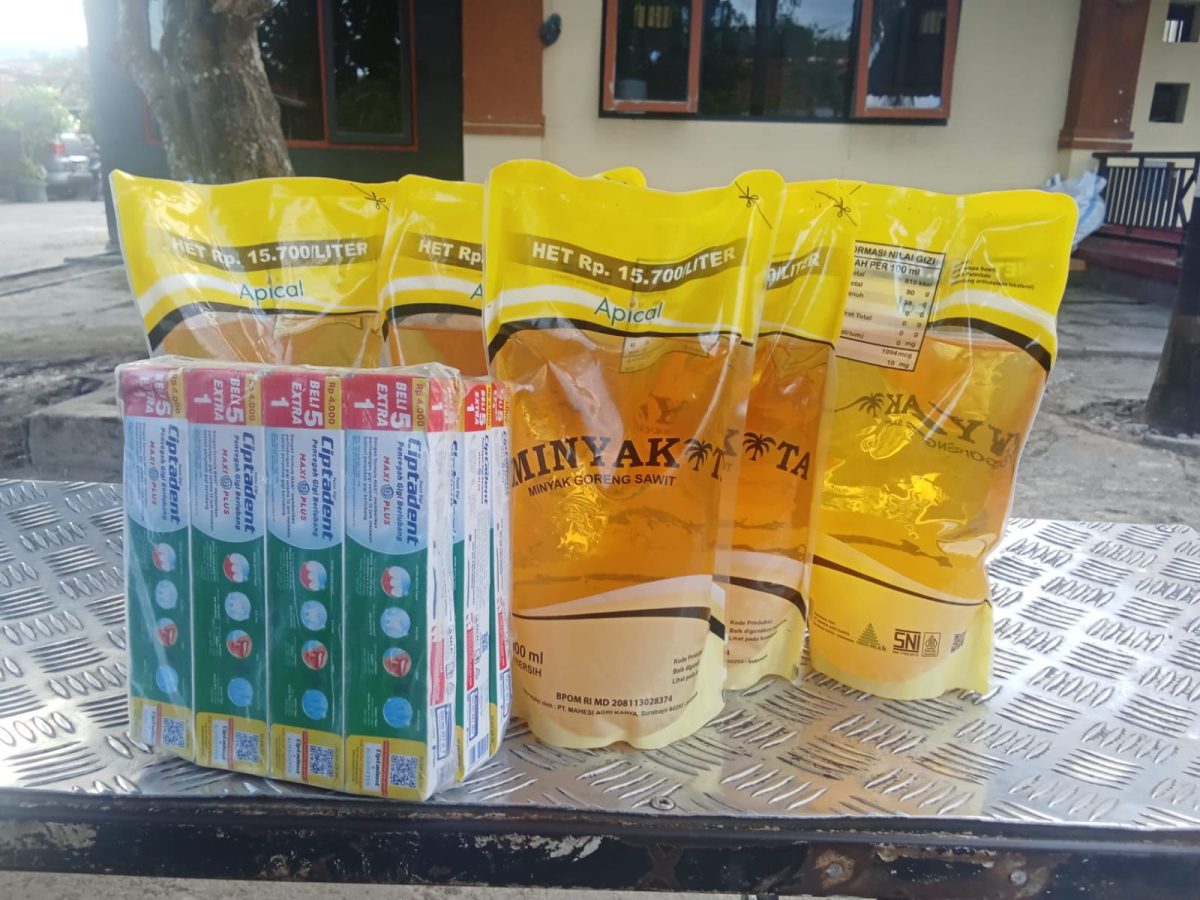 Barang yang diambil oleh terduga pelaku DR (23). Foto (Polresta Mataram).